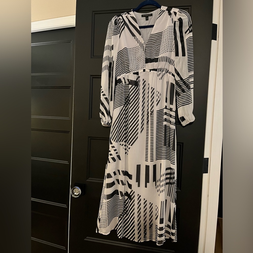 NWOT XS Banana Republic Maxi dress